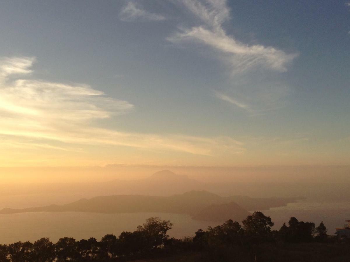 A Breath Taking View Of Taal Lake & Volcano Tagaytay City Exteriör bild